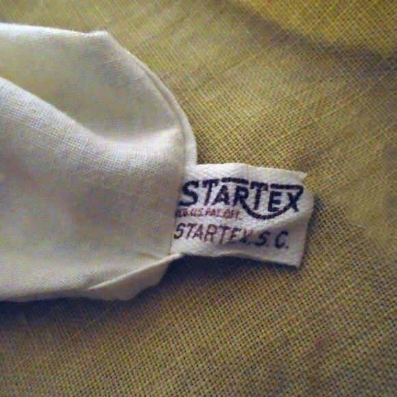 Vintage Table Topper Cover is Linen, Fun Kitschy Retro SMALL Tablecloth - Picture 5 of 11